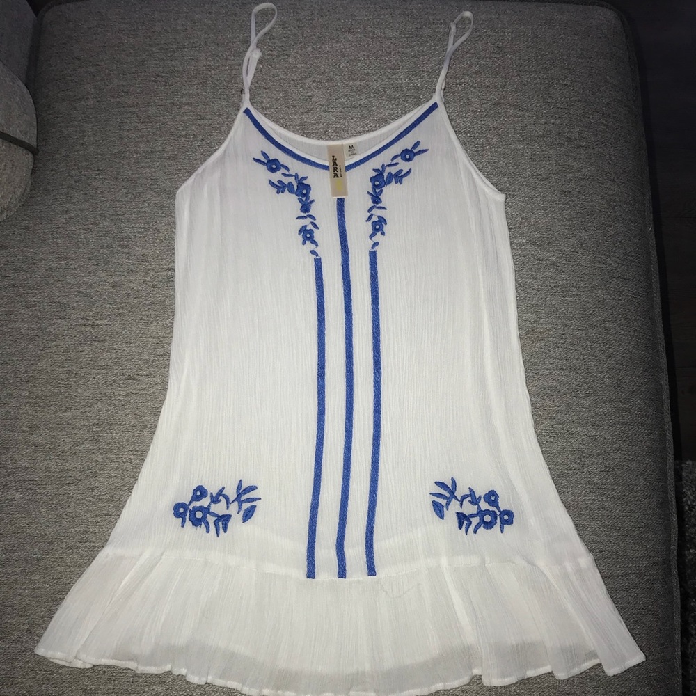 LARA Fashion - White Tank Top